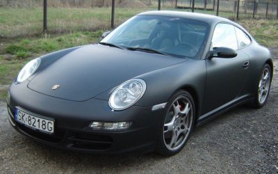 Zmiana koloru Porsche 911 na czarny mat