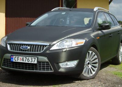 Ford Mondeo Black Carbon