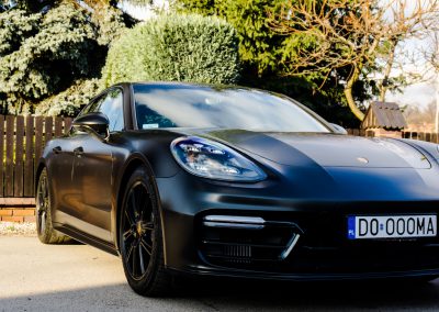 Oklejanie Auta Porsche Panamera Folią Black Satin